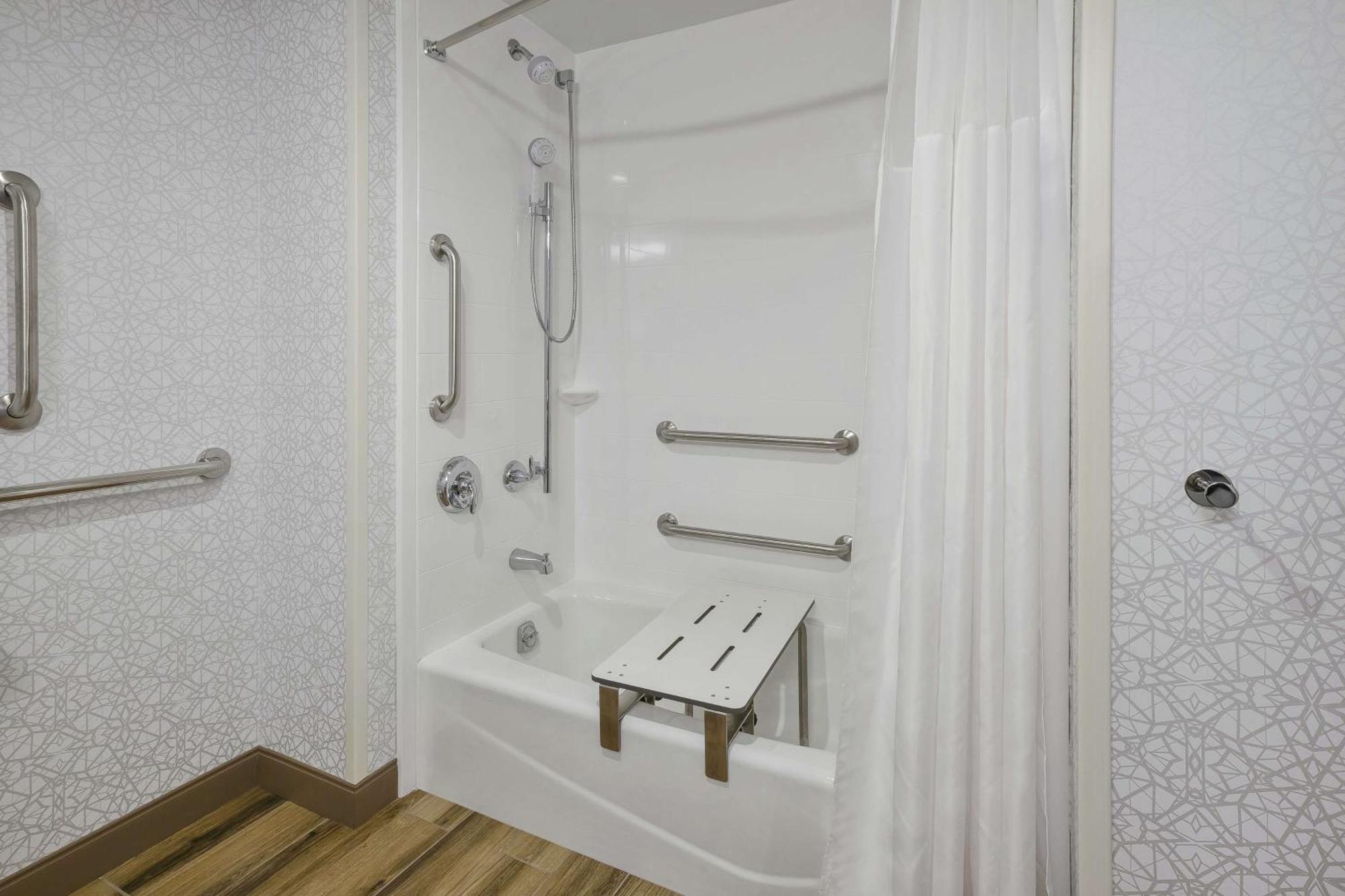 Hampton Inn & Suites Grandville Grand Rapids South Екстериор снимка